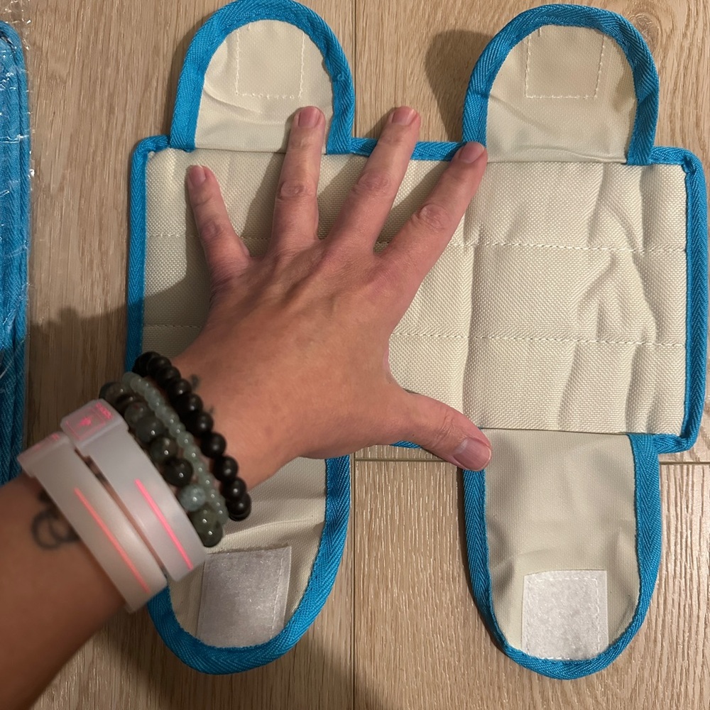 NWT!  🧹🧼🫧 High Quality Reusable Absorbant Thick Microfiber 4 Wet Mop Pads - Picture 9 of 15